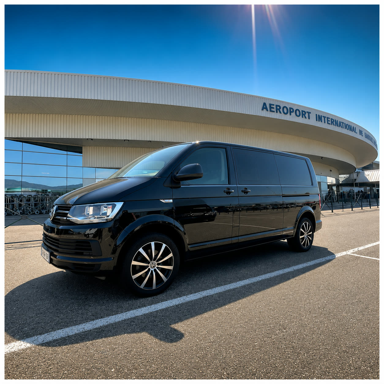Van Taxi Bonavita devant l'aéroport international de Bastia-Poretta